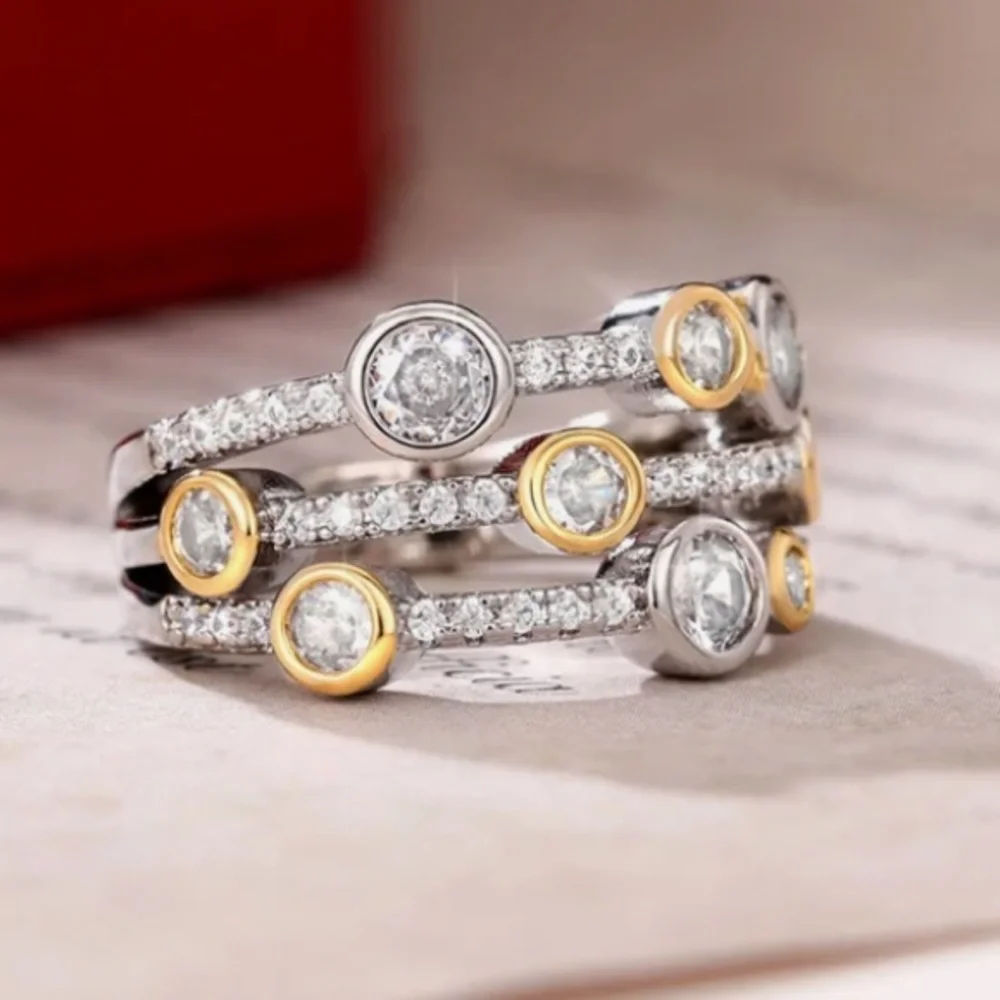 - 14k White Gold Vermiel & White Topaz Ring Size 9